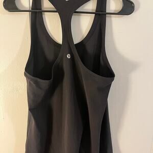Lululemon tank no size tag